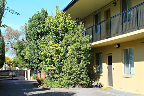 Adelaide DressCircle Apartments Childers Street - Yarra Valley Accommodation 4