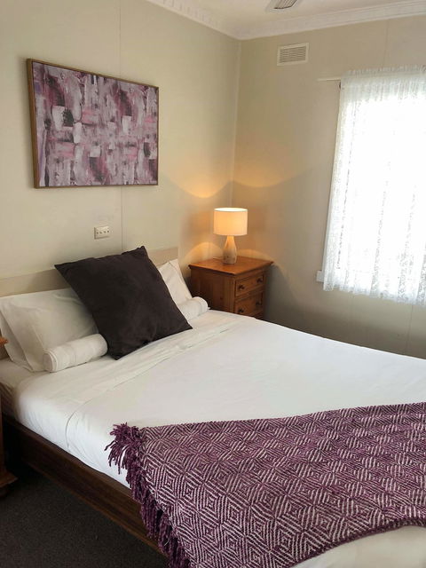 Lakes Jakaranda Holiday Units - Yarra Valley Accommodation 1