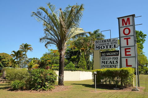 Beerwah Glasshouse Mountains Motel - Yarra Valley Accommodation 0
