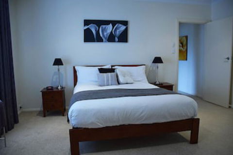 Cole House Apartments - Yarra Valley Accommodation 0