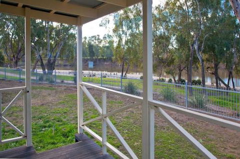 Wagga Wagga Beach Caravan Park - Yarra Valley Accommodation 1