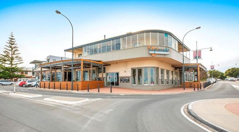 Esplanade Hotel - Yarra Valley Accommodation 1