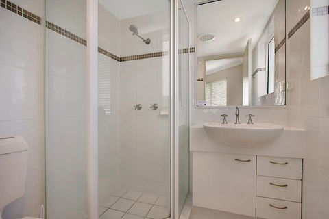 Le Beach Apartments - Yarra Valley Accommodation 6