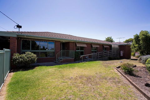 Geelong Holiday Home - Yarra Valley Accommodation 3
