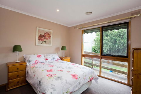Geelong Holiday Home - Yarra Valley Accommodation 5