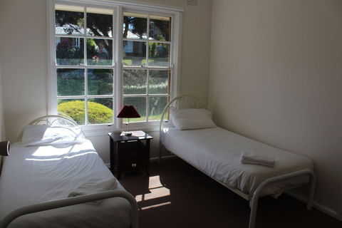 Australian Home Away At Doncaster Grange Park - Yarra Valley Accommodation 0