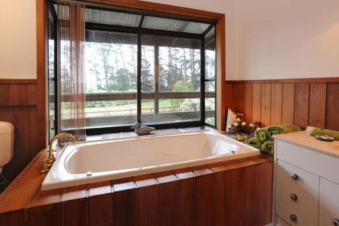 Lavender Farm - Yarra Valley Accommodation 3