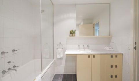 The Waterfront Apartments, Geelong - Yarra Valley Accommodation 5