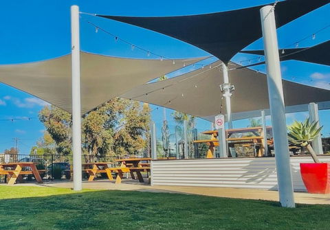 Lake Mulwala Hotel Motel - Yarra Valley Accommodation 2