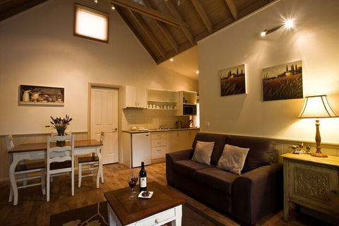 Autumn Abode Cottages Two - Yarra Valley Accommodation 1