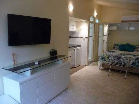 Orchard Garden - Yarra Valley Accommodation 1