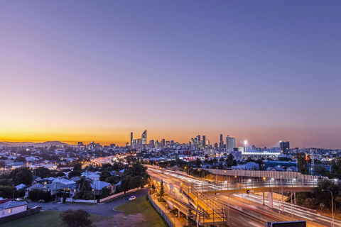 Oaks Brisbane Woolloongabba Suites - Yarra Valley Accommodation 0