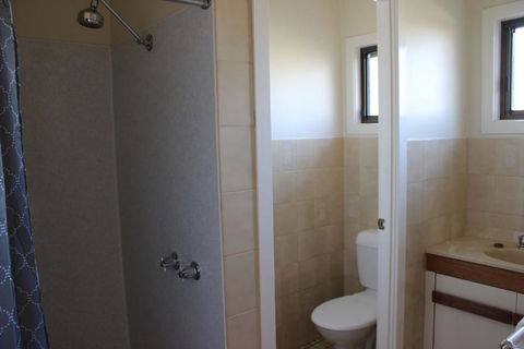 Lakeside Motel Waterfront - Yarra Valley Accommodation 5