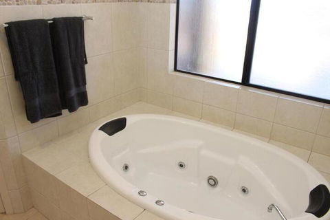 The Lighthouse Beachfront Accommodation - Yarra Valley Accommodation 3