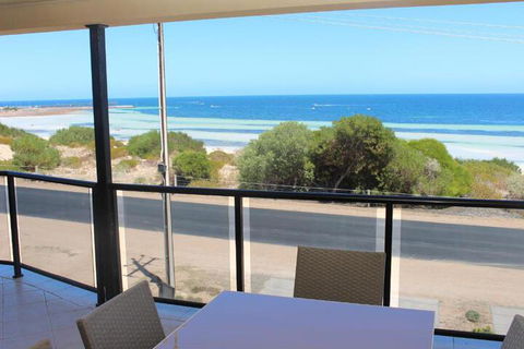 The Lighthouse Beachfront Accommodation - Yarra Valley Accommodation 4