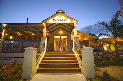 The Foreshore Bar & Restaurant - Yarra Valley Accommodation 0