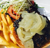 Adelaide Hotel - Yarra Valley Accommodation