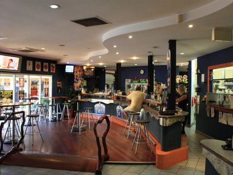 Humpty Doo Tavern - Yarra Valley Accommodation 2
