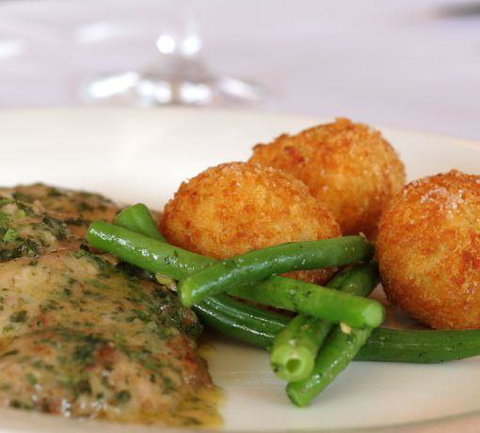 The Foreshore Bar & Restaurant - Yarra Valley Accommodation 0