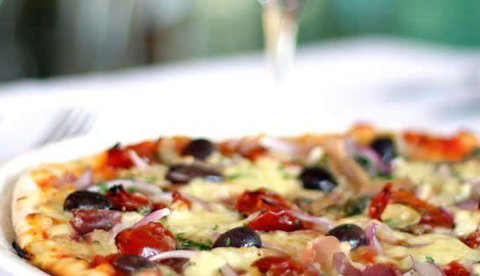 The Foreshore Bar & Restaurant - Yarra Valley Accommodation 5