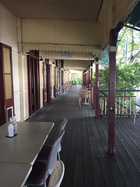 Crown Hotel - Yarra Valley Accommodation 2