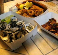 Noosa Harbour Fish Market - Yarra Valley Accommodation