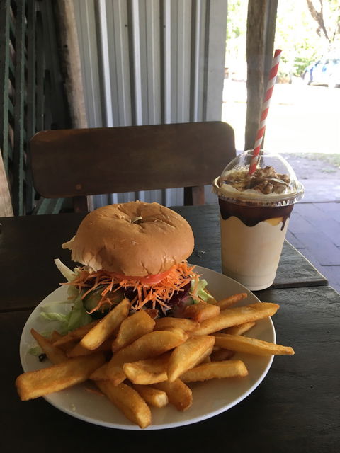 Flaggy Rock Cafe - Yarra Valley Accommodation 1