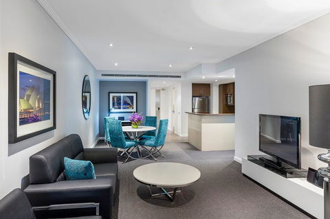 Meriton Suites World Tower - Yarra Valley Accommodation 2