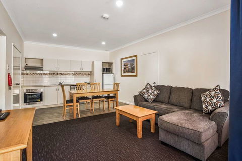 Karratha Central Apartments - Yarra Valley Accommodation 11