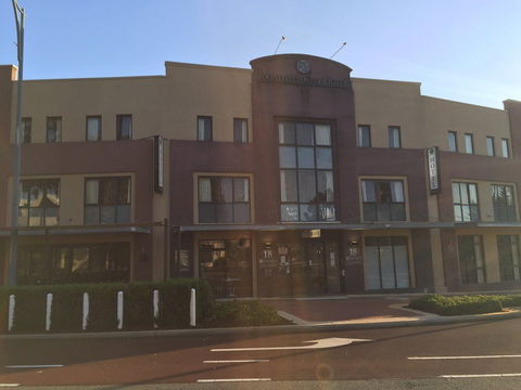 Joondalup City Hotel - Yarra Valley Accommodation 0