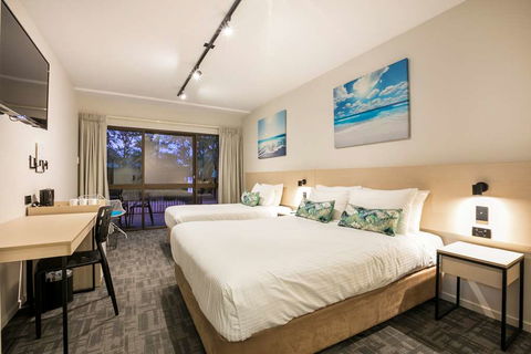 Kawana Waters Hotel By NightCap - Yarra Valley Accommodation 2