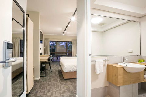 Kawana Waters Hotel By NightCap - Yarra Valley Accommodation 7