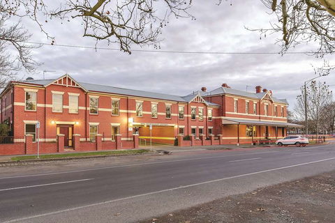 Lake Inn Ballarat - Yarra Valley Accommodation 1