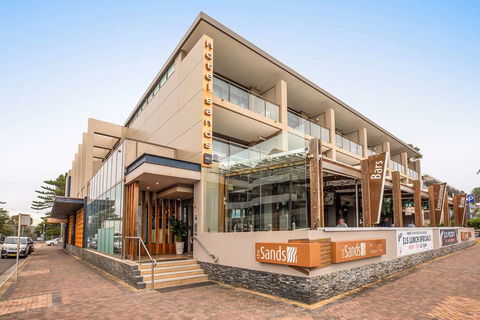 Narrabeen Sands Hotel By Nightcap Plus - Yarra Valley Accommodation 1