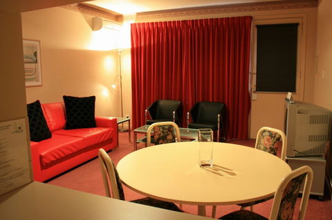 Carlton Clocktower On Lygon - Yarra Valley Accommodation 1