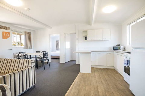 Nightcap At Golden Beach Tavern - Yarra Valley Accommodation 8