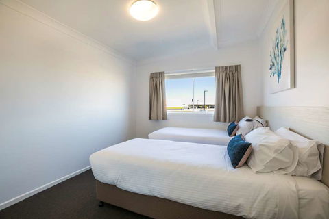 Nightcap At Golden Beach Tavern - Yarra Valley Accommodation 12