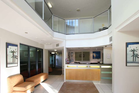 Caloundra Central Apartment Hotel - Yarra Valley Accommodation 2