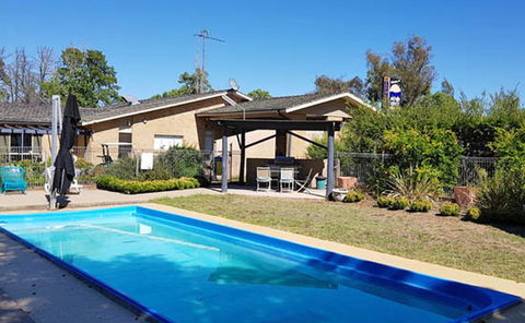 Amber Court Motor Inn - Yarra Valley Accommodation 2