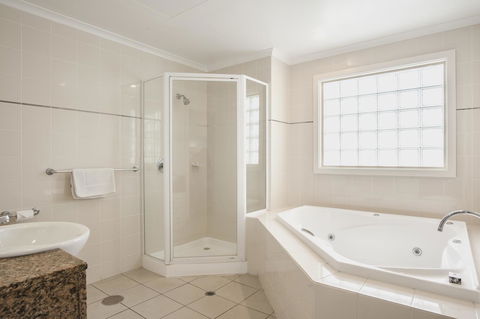 Marina Hotel - Yarra Valley Accommodation 2
