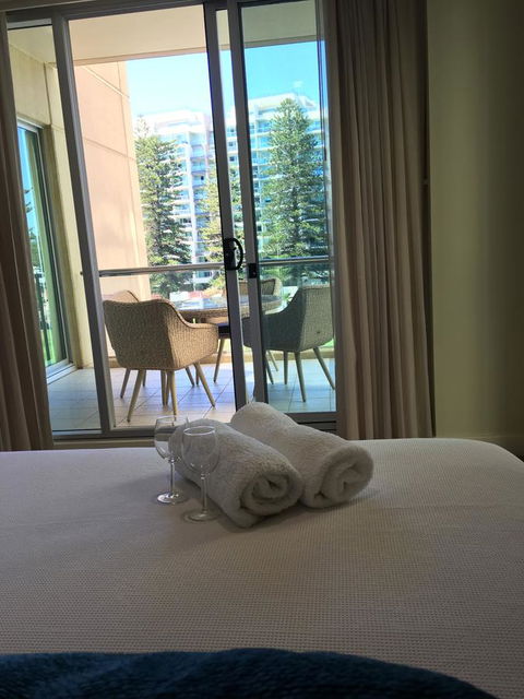 Beachside Luxury Apartments One & Two Bedroom In Beachfront Oaks Pier Building - Yarra Valley Accommodation 24