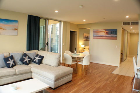 Beachside Luxury Apartments One & Two Bedroom In Beachfront Oaks Pier Building - Yarra Valley Accommodation 4
