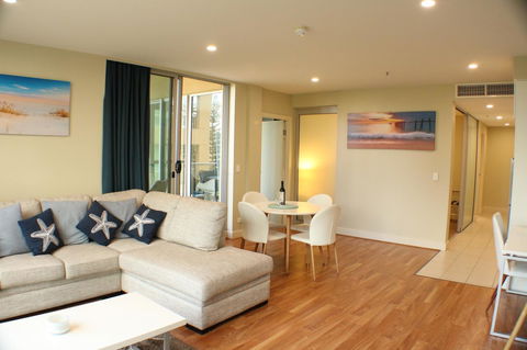 Beachside Luxury Apartments One & Two Bedroom In Beachfront Oaks Pier Building - Yarra Valley Accommodation 5