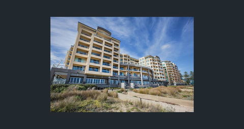 Beachside Luxury Apartments One & Two Bedroom In Beachfront Oaks Pier Building - Yarra Valley Accommodation 2