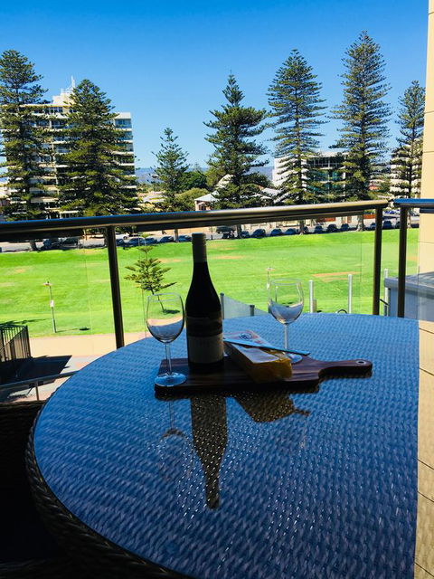 Beachside Luxury Apartments One & Two Bedroom In Beachfront Oaks Pier Building - Yarra Valley Accommodation 26