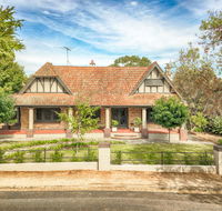 The Tudor House - Yarra Valley Accommodation