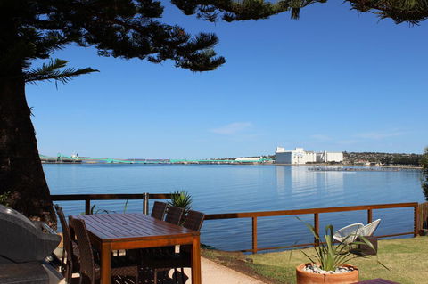 Bay 10 - Suites And Apartments - Yarra Valley Accommodation 29