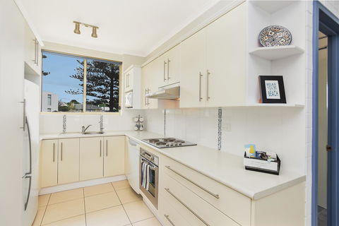 The Dolphins Beachfront Apartments - Yarra Valley Accommodation 12