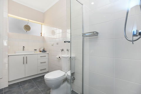 The Dolphins Beachfront Apartments - Yarra Valley Accommodation 15