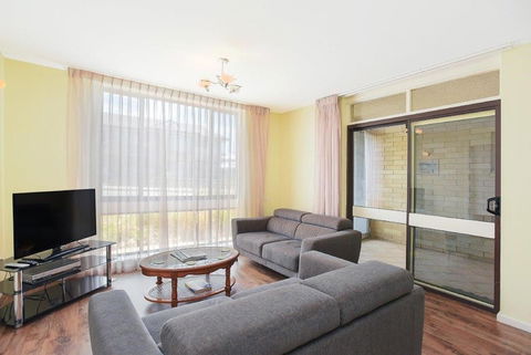 The Dolphins Beachfront Apartments - Yarra Valley Accommodation 5